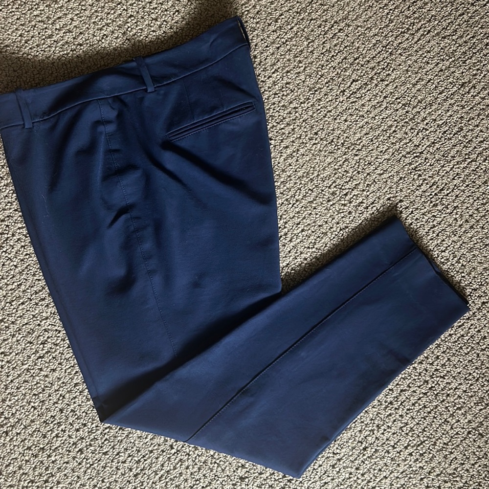White House Black Market (WHBM) navy slim ankle pants size 10R